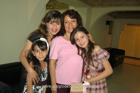 28042012 MARíA , Blanca, Sara y Rocío.