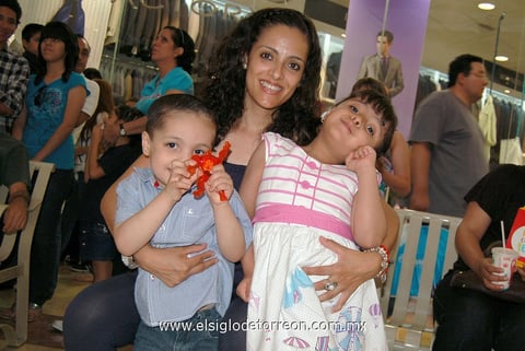 30042012 ROGELIO , Mayela y Mariana.