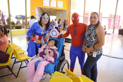28042012 CYNTHIA  Rodríguez, Mariana Orona, Asael Guerrero y Minerva Arguijo.