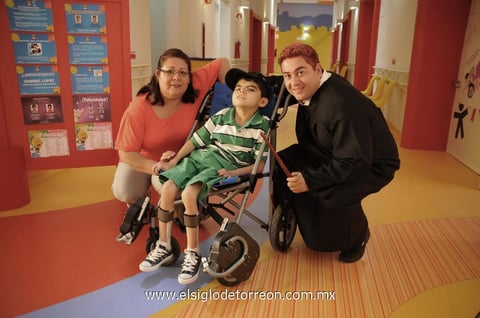 28042012 SANTIAGO  Ríos y María Fernanda Iza.