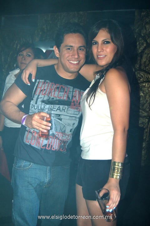28042012 FREDDY  y Elissa.