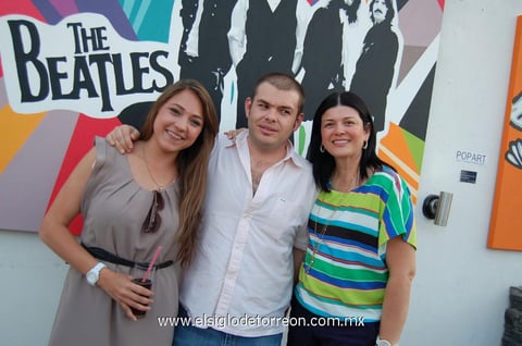 28042012 VALERIA,  Luis y Lourdes.