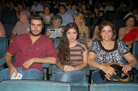 29042012 MARLON  y Diana Fuentes.