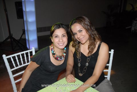 01052012 LILY  Vizcarra y Carlota Martínez.
