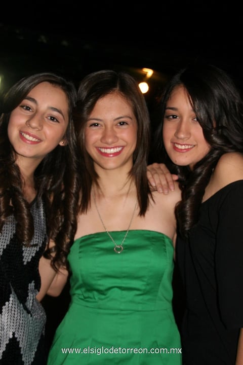 01052012 DANIELA  Musieva, Paola Villalobos y Ana Luisa Magaña.