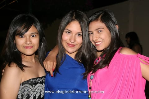 01052012 ANDREA , Naty y Sofi.