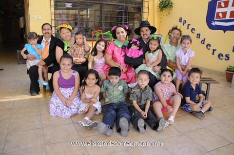 02052012 FáTIMA , Conchita, Rita, Sebastián, Melisa, Dora, Perlita, Michelle, Any, Ana Laura, Natalia, Mía, Romel, Jesús, Romina y Andrés.