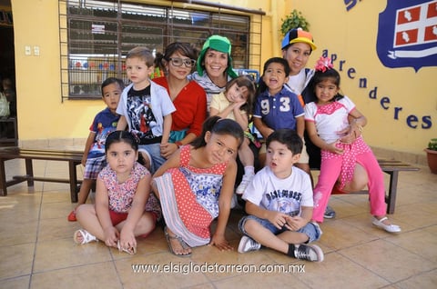02052012 PABLO,  Fernando, Génesis, Pecky, Daniela, Jesús, Sandy, Gisselle, Romina, Paola y Didier.