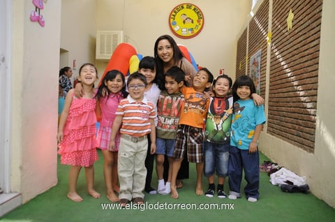 02052012 DIANA , Wendy, Gil, Vale, Emiliano, Emilio, Dante, Miss Zaira y Édgar.