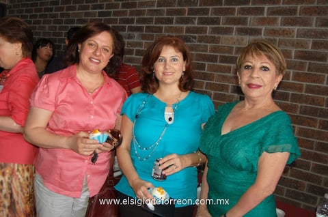 02052012 GRACE  Abularage, Guadalupe Mourey y Gloria Murillo.