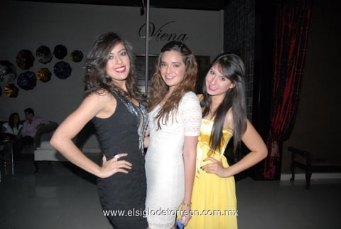 03052012 GABY  Rodríguez, Daniela Valencia e Isabel Lugo.