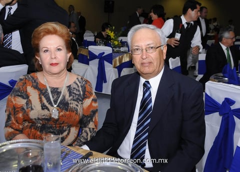 03052012 ROSA MARíA  de Sánchez y Armando Sánchez.