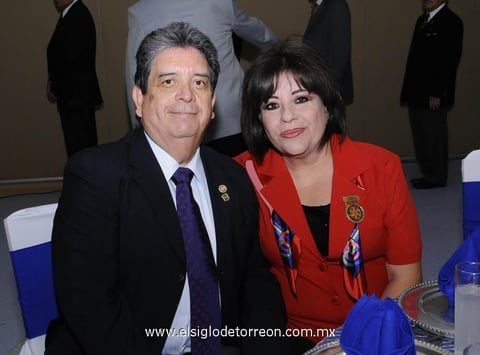 03052012 MARIO  y Laura Carrillo.