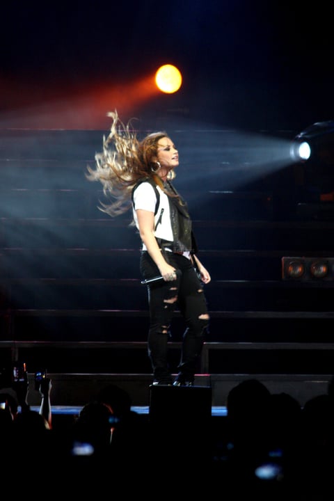 “Monterrey, estoy un poco triste, este es el último show de mi gira por Latinoamérica, ¡pero ustedes han sido asombrosos!”, exclamó Demi provocando la euforia de la fanaticada.