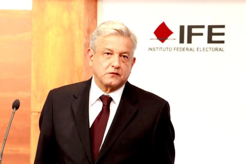 En tanto, el aspirante de izquierda, Andrés Manuel López Obrador, dijo que lo malo en el país se debe a un grupo que se ha apoderado de todo y criticó al candidato priista.