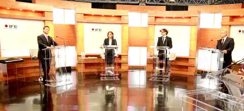 Mientras Josefina Vázquez Mota y Andrés Manuel López Obrador arremetían contra Enrique Peña Nieto, éste reviró diciendo que parecía que ambos se pusieron de acuerdo para atacarlo.