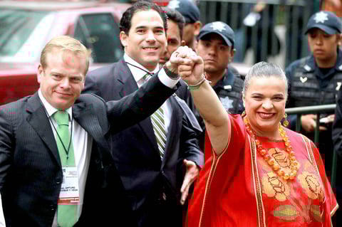 Presidenciables realizan primer debate