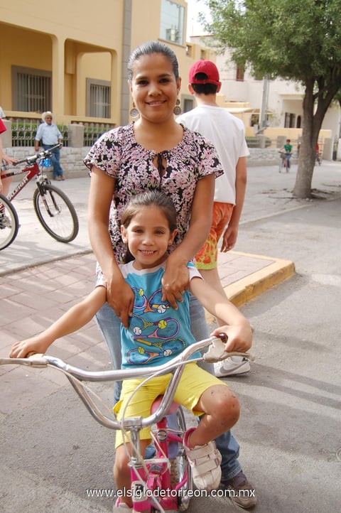 04052012 GABY  López y Alejandra.