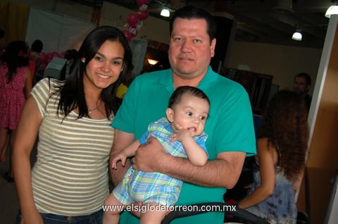 05052012 CECILIA , Eduardo y Eduardo Jr.