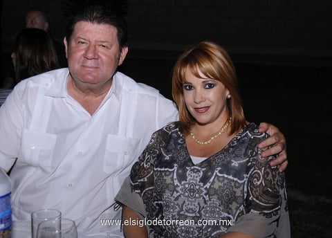 05052012 NICOLáS  e Isabel.