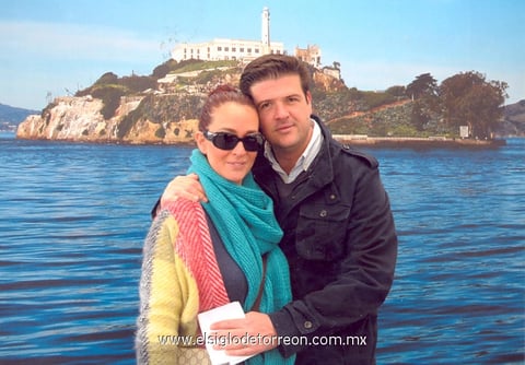 06052012 PAULINA  Dibildox de Lanzagorta y Alejandro Lanzagorta Barnqui en una visita a San Francisco, California.