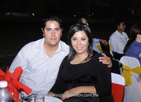 05052012 JAVIER  y Caro.