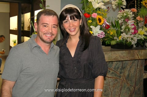 06052012 ANTONIO  Morfín y Roxana Montañés.