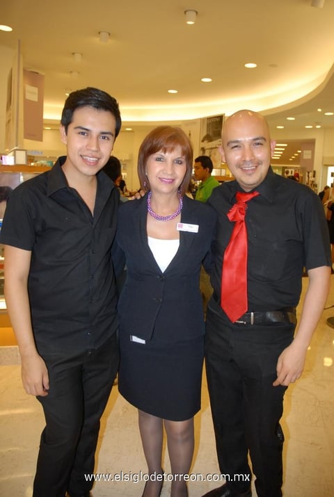 06052012 EDUARDO,  Tely y Julián.