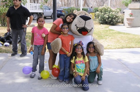 06052012 ESMERALDA , Diana, Marisol, Zaira y Aranza.