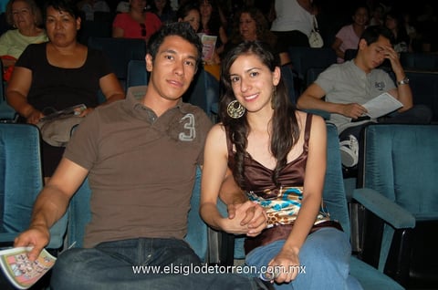 07052012 DANIEL  y Karla.