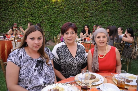 07052012 LAURENCIA , Verónica e Iris.