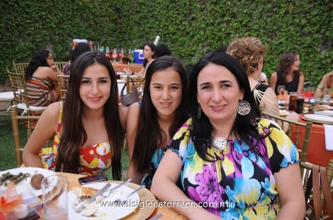 07052012 JACKELINE , Josefina y Flora.