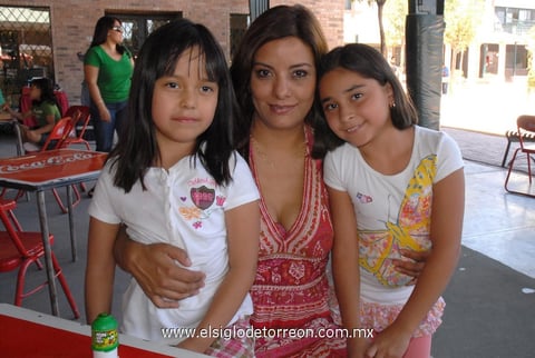 08052012 ESTéFANI  y Cristy.