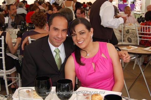 08052012 GERARDO  y Loretta.