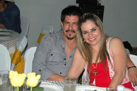 08052012 RAFAEL  y Vicky.