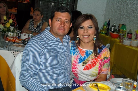 08052012 JAVIER  y Lorena.