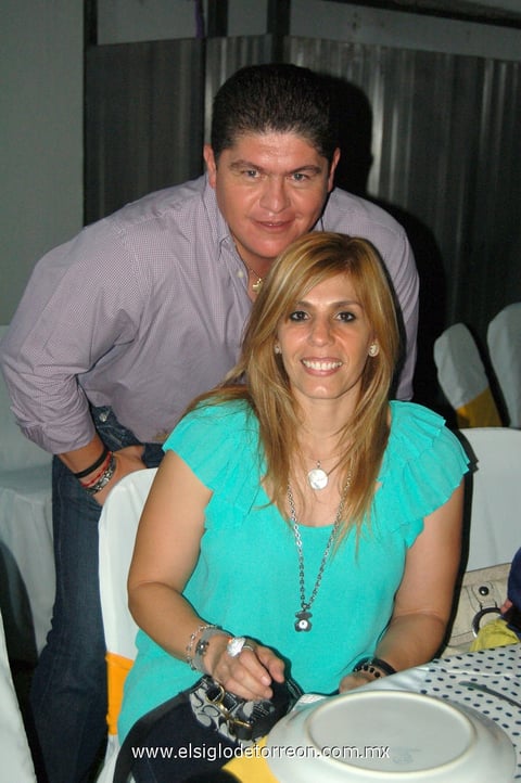 08052012 JOSé ANGEL  y María Estela.