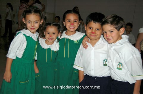 09052012 SILVANA , Regina, Layla, Ale y Emiliano,