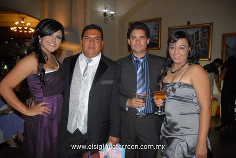 09052012 REBECA  y Juan Bernal, Christian y Azeneth.