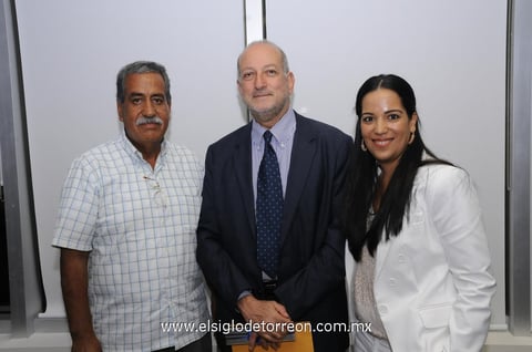 09052012 RAúL  Pérez, Enrique Norten y Susana Pérez.