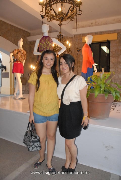 10052012 LILIA  Alba y Gina Rodríguez.