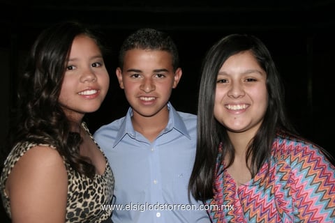 10052012 NICOLE , Flavio y Ginna.