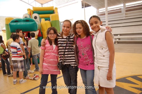 10052012 ANA  Karen, Daniela, Rubí y Paulina.