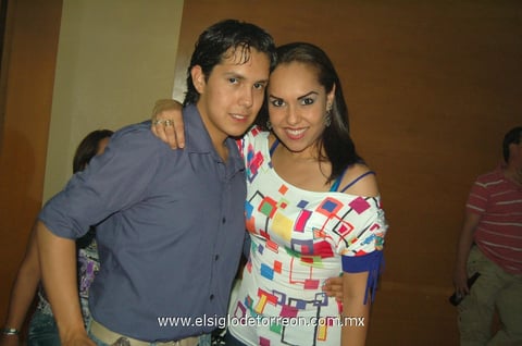 10052012 Kike y Claudia Hernández.