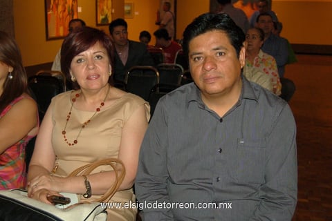 10052012 RUTH  Medina y Ricardo Acosta.