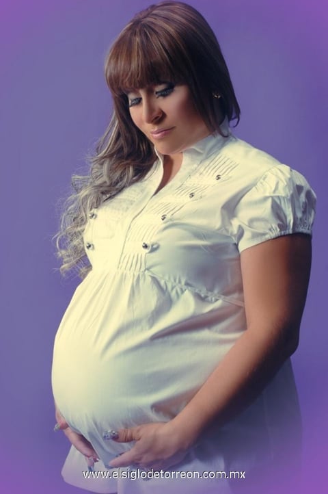 10052012 VERóNICA  Arrollo Vela, ya será festejada hoy con motivo del Día de las Madres.