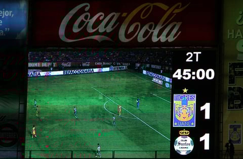 La mejor posición de la tabla de los Laguneros les da la ventaja después de los primeros 90 minutos, en un juego en el que Ricardo Ferretti recibió “una sopa de su propio chocolate”, porque Santos metió el candado que tiene como marca registrada el brasileño, un candado que sabe a final.
