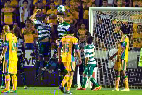 Tigres propuso, Santos dispuso y está muy cerca de cobrar revancha de la final del torneo pasado.