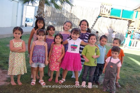 11052012 ANA SOFI  Ramos Atiyeh disfrutó de su festejo de cumpleaños junto a numerosos amiguitos.