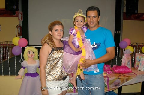 11052012 MóNICA,  Mía y Alejandro